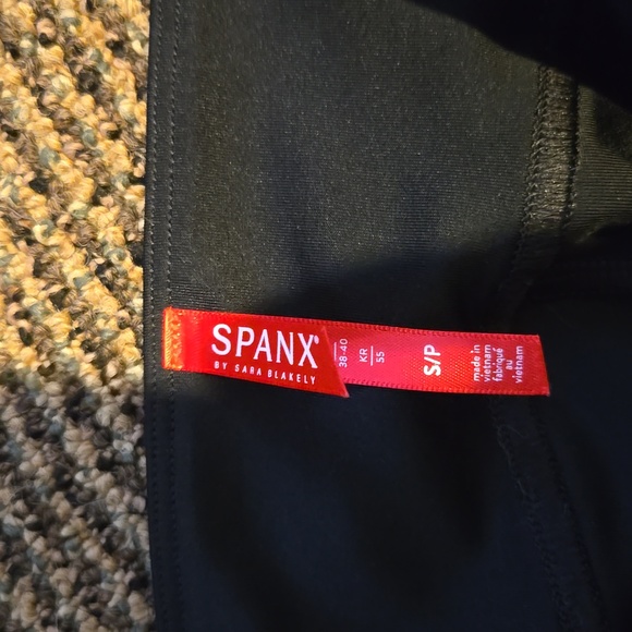 SPANX Black Quilted Faux Leather Elastic Leggings - Picture 3 of 5